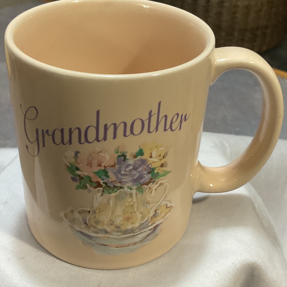 George Grandmother Mug - Cream with Floral Design a 1986 Japan.
